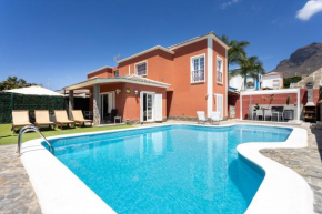 Villa Chloe Costa Adeje Tenerifesummervillas GIANT PRIVATE POOL 11 METERS LONG